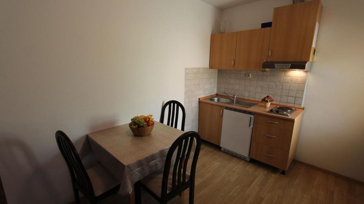 Apartments Grzetic Malinska Ngoại thất bức ảnh