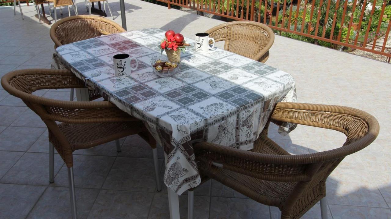 Apartments Grzetic Malinska Ngoại thất bức ảnh