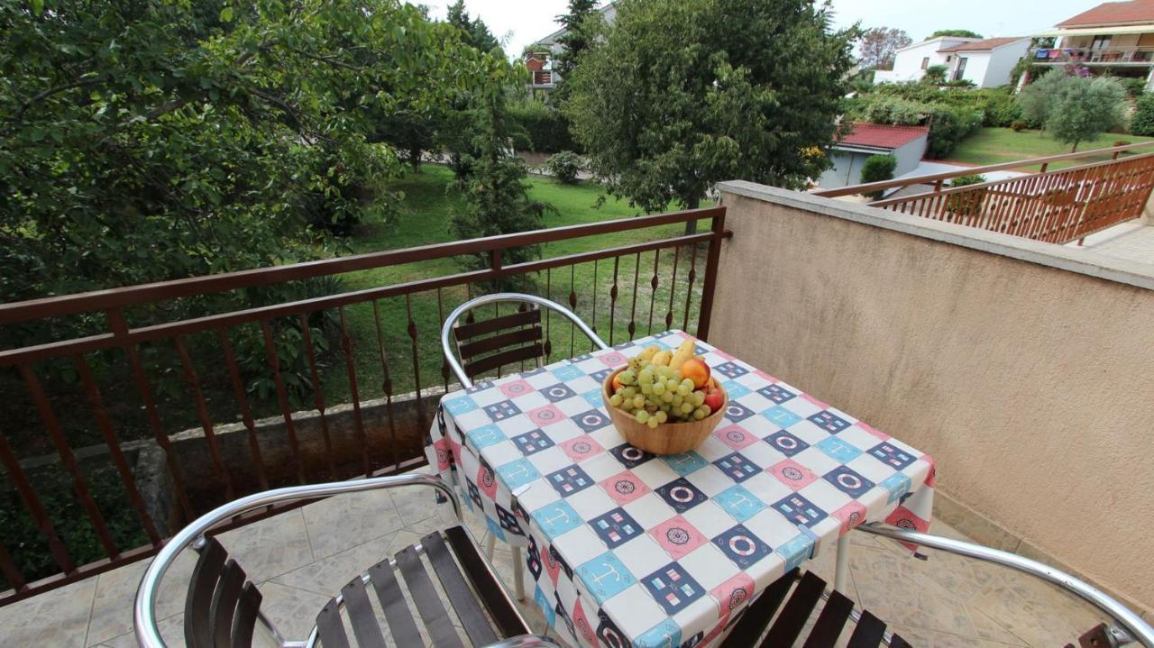 Apartments Grzetic Malinska Ngoại thất bức ảnh