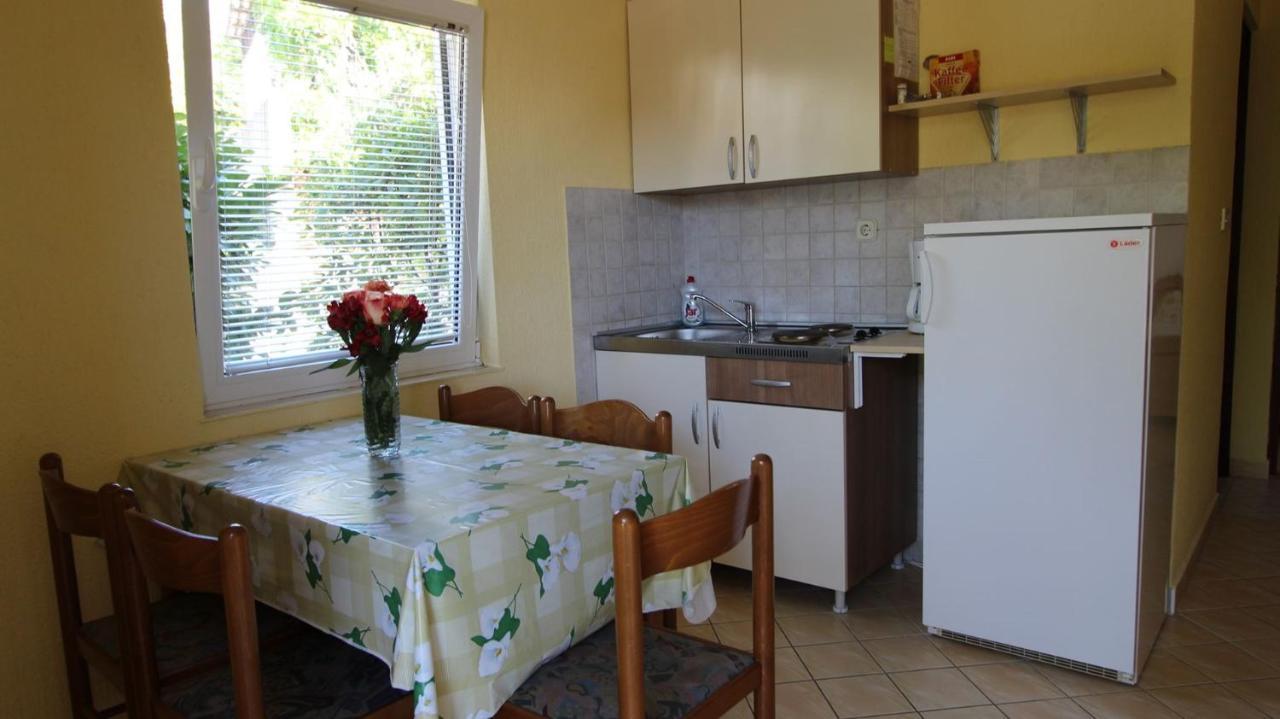 Apartments Grzetic Malinska Ngoại thất bức ảnh
