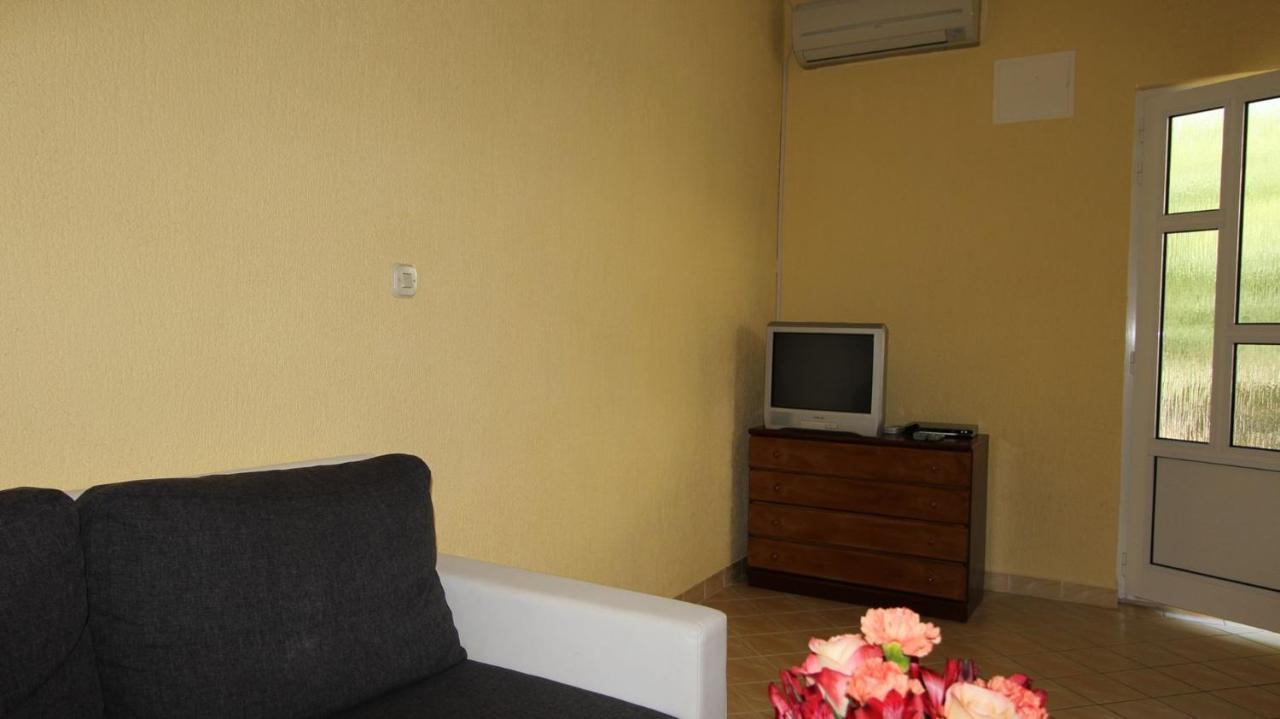 Apartments Grzetic Malinska Ngoại thất bức ảnh
