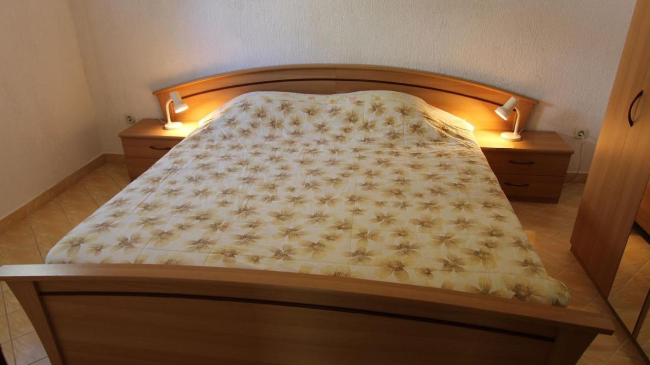 Apartments Grzetic Malinska Ngoại thất bức ảnh